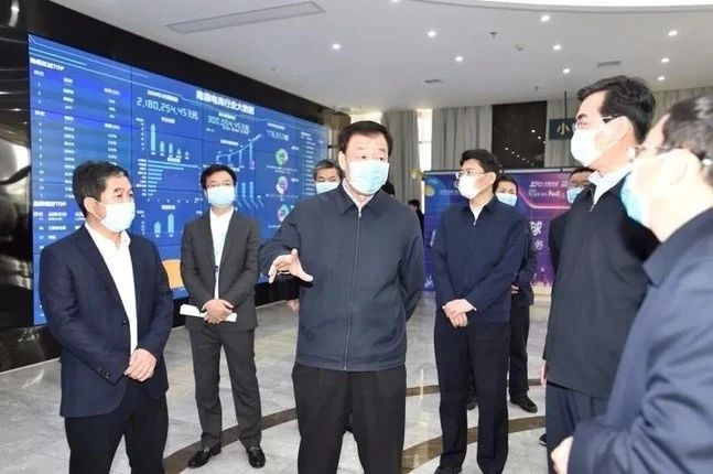江西省委书记刘奇调研南康汇有美智能共享涂装中心(图1) 江西省委书记刘奇调研南康汇有美智能共享涂装中心(图1)